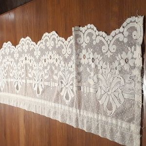 Ecru 56.5" Heritage lace ribbons & Flowers valance